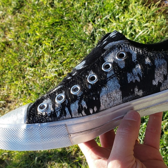 Shalimar naughty monkey - Picture 2 of 3